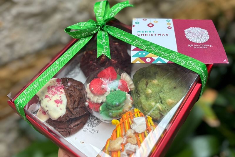 The perfect brew and festive goodies at ASLAN