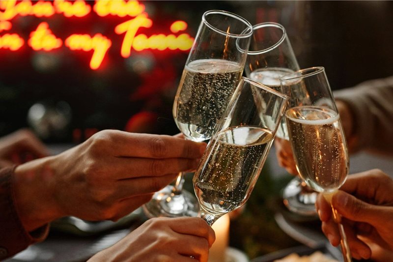 NYE Dinner & Drinks at Mrs Jones Dining