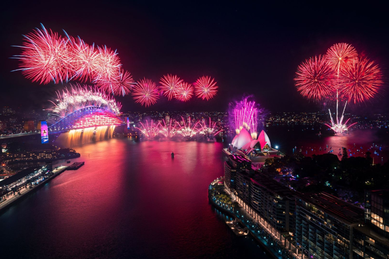 Vivid at The Sebel Quay West Suites 