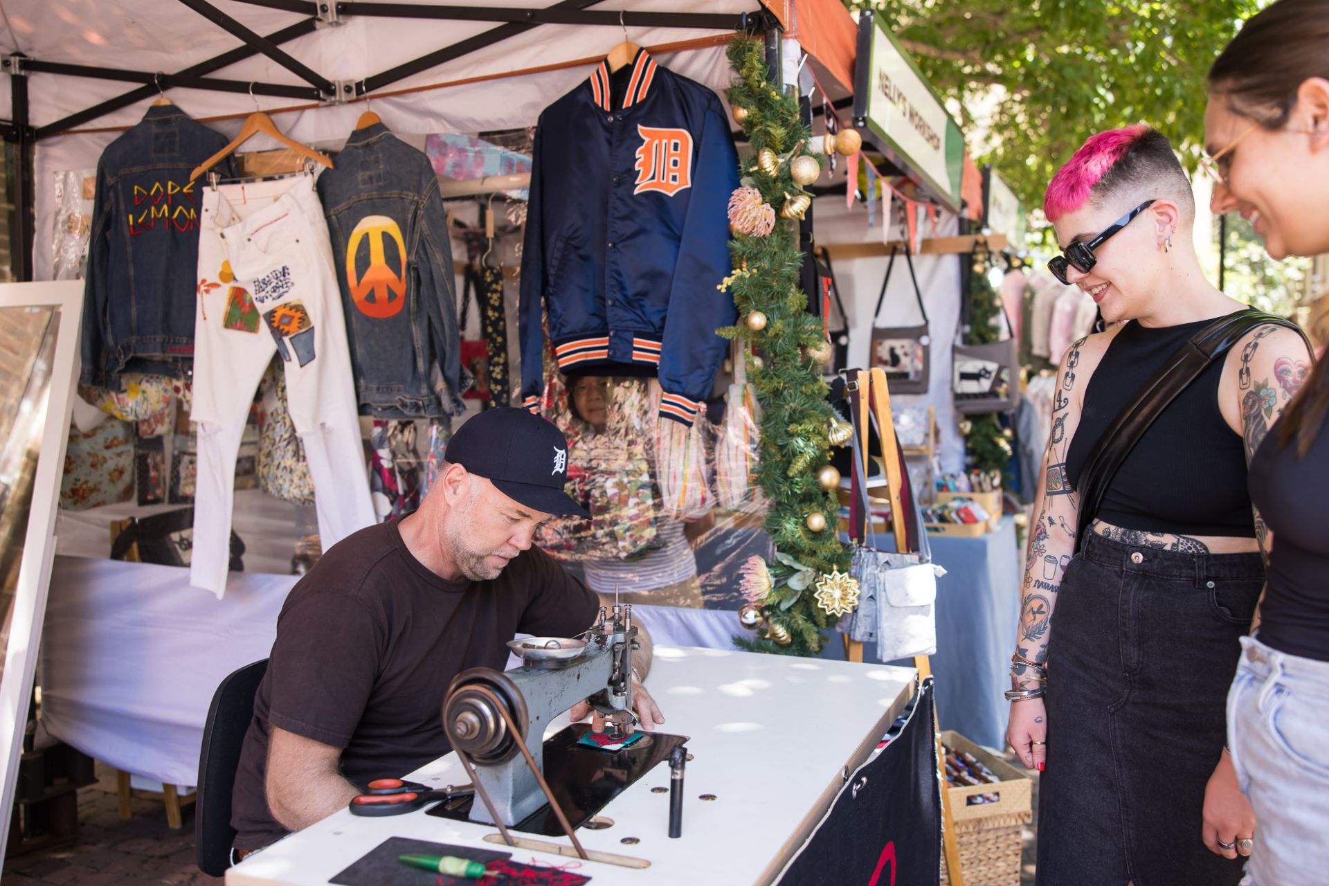 Artists, Makers and Repairs (amR)