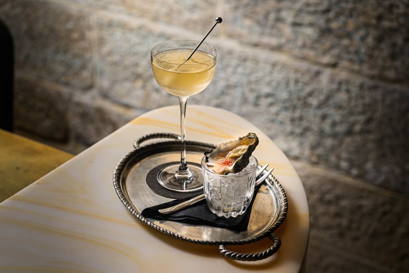 Martini & Oyster: A Refined Sip of the Sea